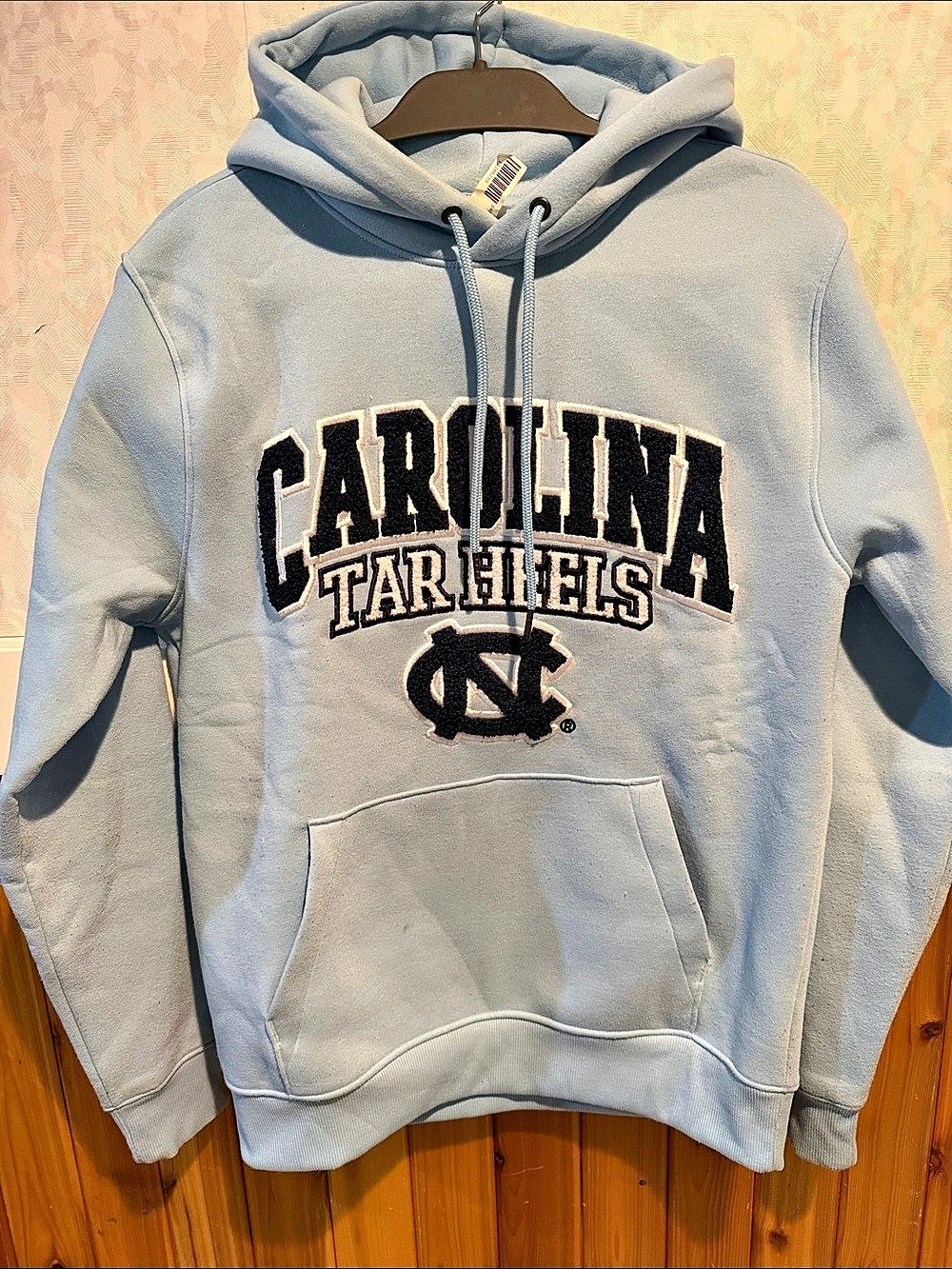 Champion Carolina Tar Heels Hoodie in Blue Size Medium